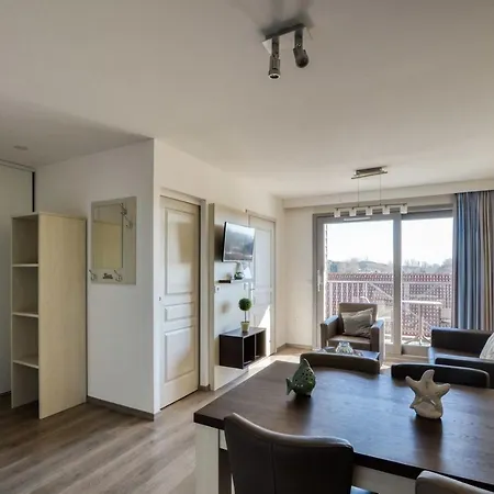 For 4 People With Balcony דירה בריי-דון